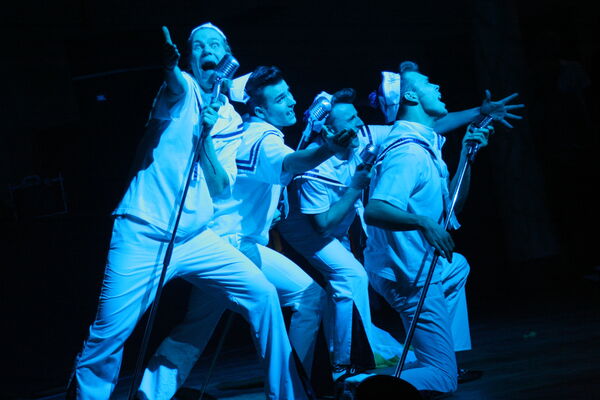 Pink Pettcoats_Showbild-Matrosen